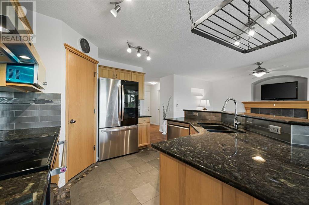 Single Family House for Sale in  Tuscany Ridge Terrace NW Tuscany Calgary 