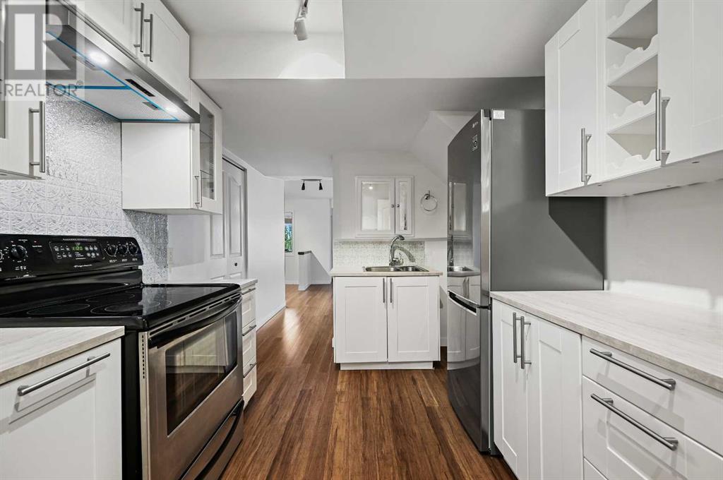Single Family House for Sale in  Tuscany Ridge Terrace NW Tuscany Calgary 