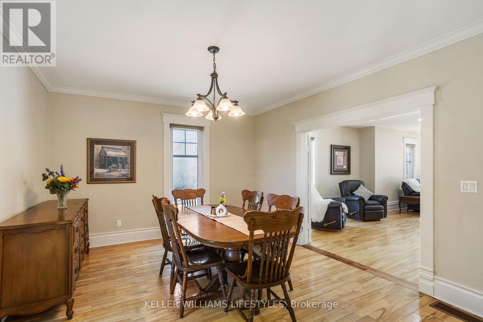 Single Family House for Sale in  PARKHILL MAIN STREET North Middlesex (Parkhill) 