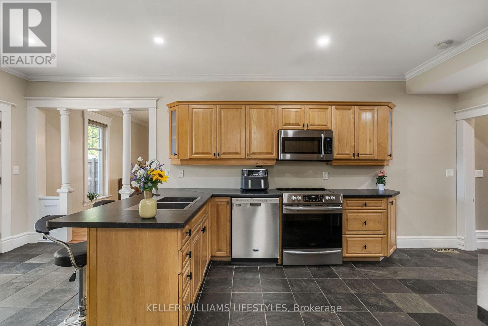 Single Family House for Sale in  PARKHILL MAIN STREET North Middlesex (Parkhill) 