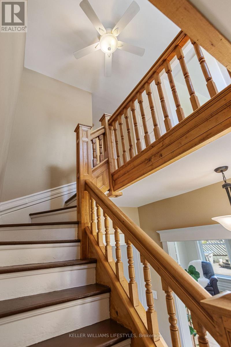 Single Family House for Sale in  PARKHILL MAIN STREET North Middlesex (Parkhill) 