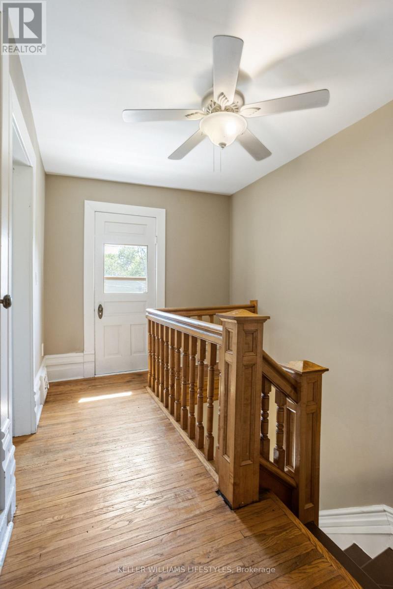 Single Family House for Sale in  PARKHILL MAIN STREET North Middlesex (Parkhill) 