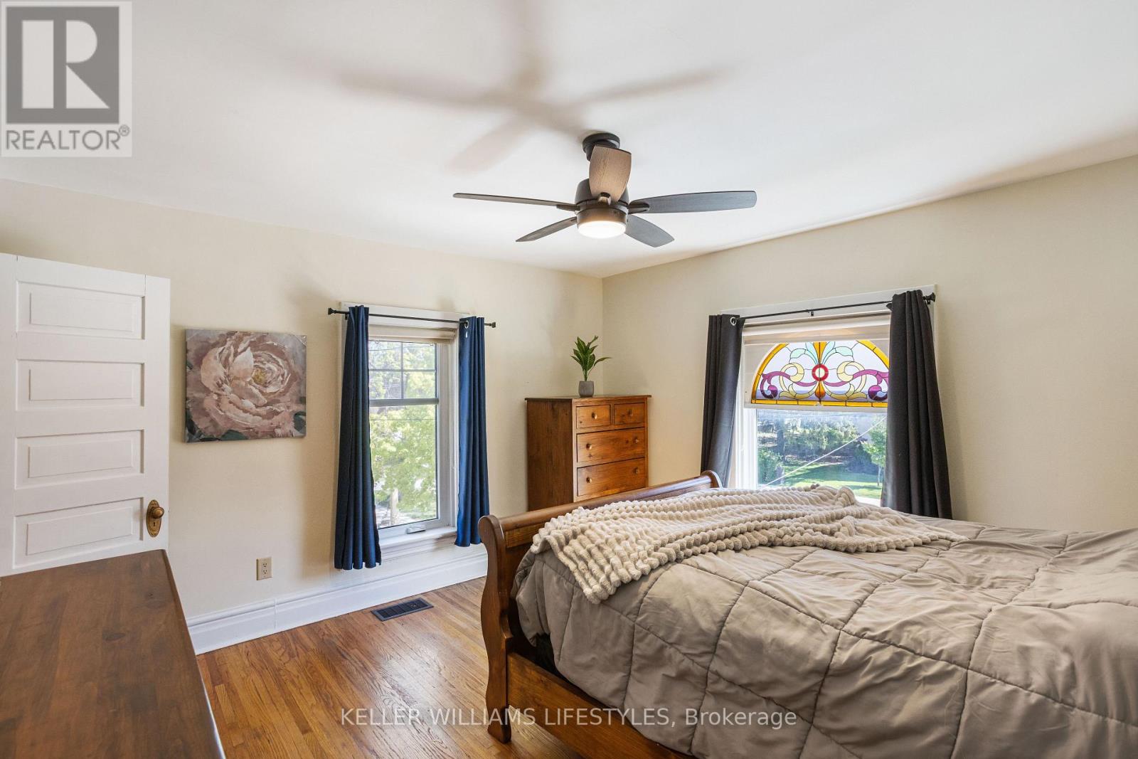 Single Family House for Sale in  PARKHILL MAIN STREET North Middlesex (Parkhill) 