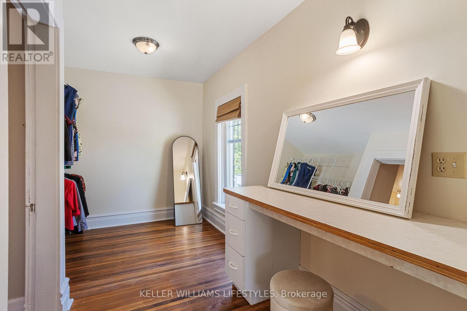 Single Family House for Sale in  PARKHILL MAIN STREET North Middlesex (Parkhill) 