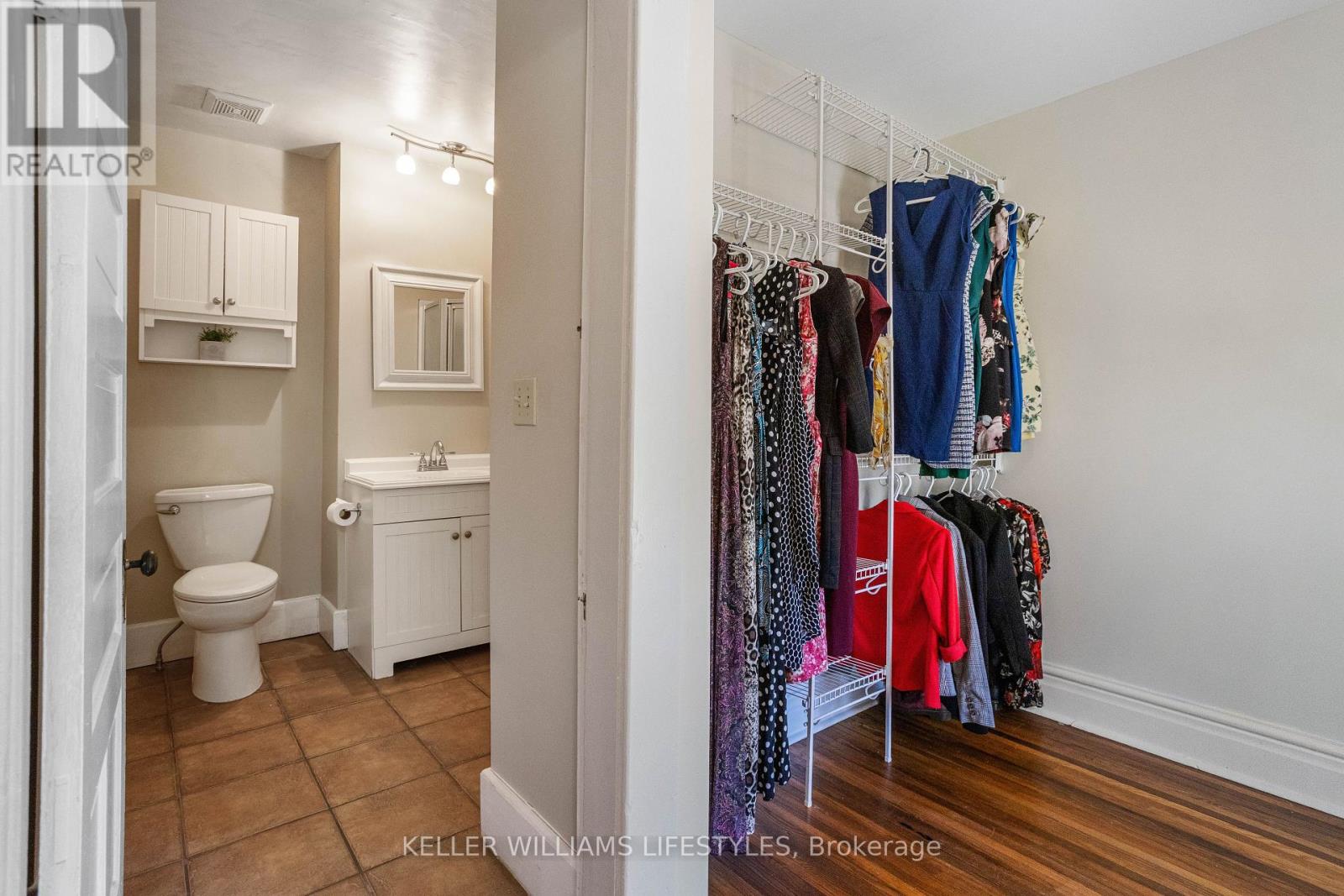 Single Family House for Sale in  PARKHILL MAIN STREET North Middlesex (Parkhill) 