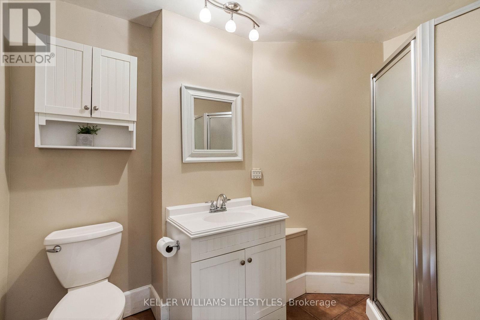 Single Family House for Sale in  PARKHILL MAIN STREET North Middlesex (Parkhill) 