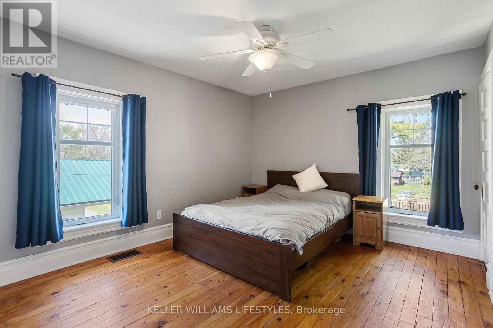 Single Family House for Sale in  PARKHILL MAIN STREET North Middlesex (Parkhill) 