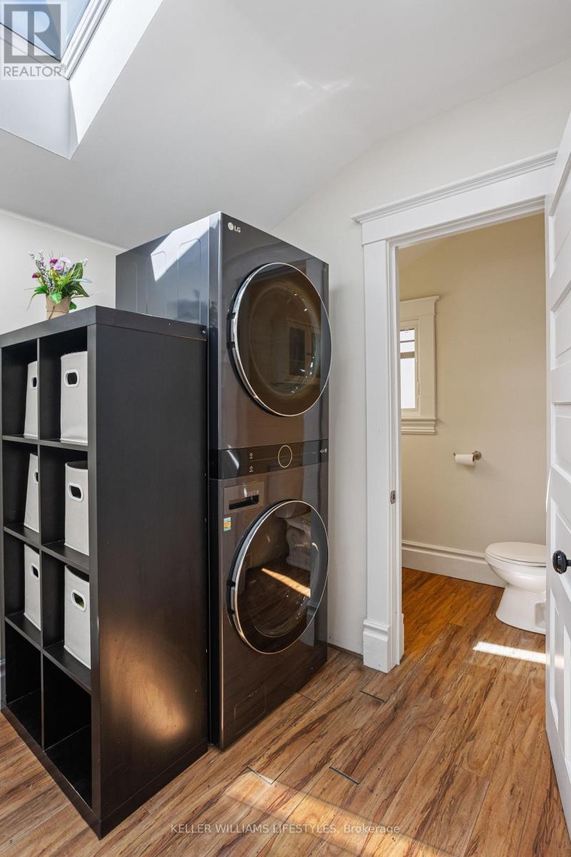 Single Family House for Sale in  PARKHILL MAIN STREET North Middlesex (Parkhill) 