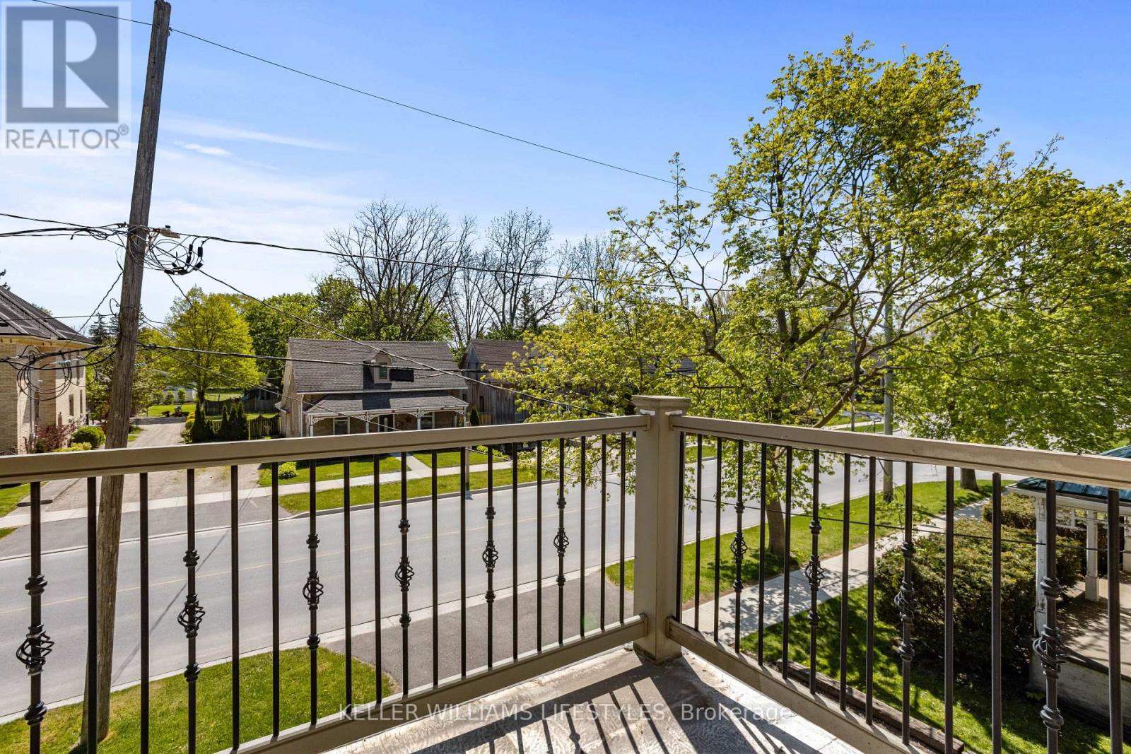 Single Family House for Sale in  PARKHILL MAIN STREET North Middlesex (Parkhill) 