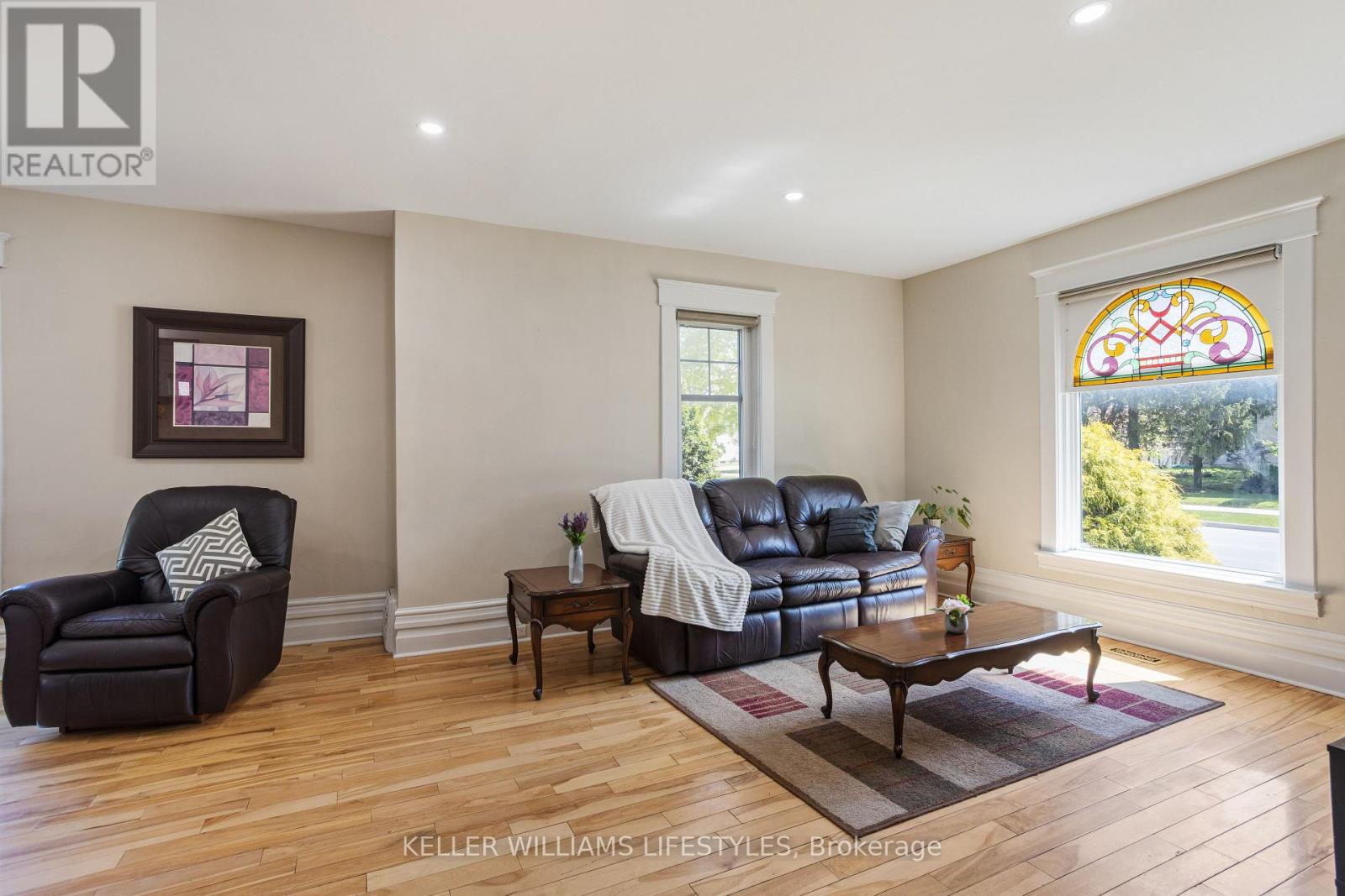Single Family House for Sale in  PARKHILL MAIN STREET North Middlesex (Parkhill) 