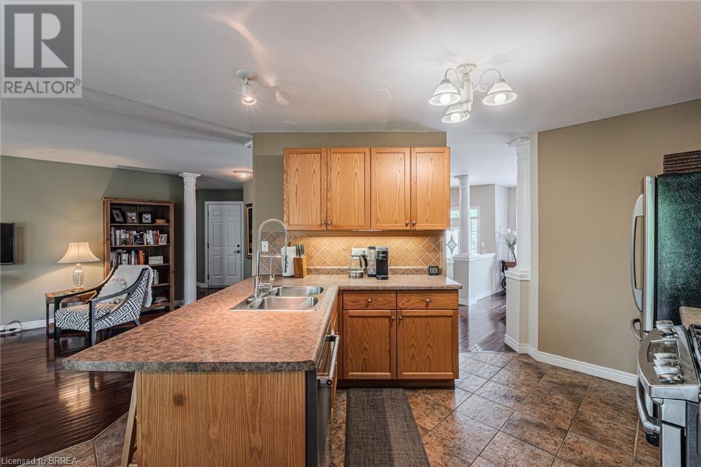 Photo 11 of 26 Cobblestone Drive, Paris ON