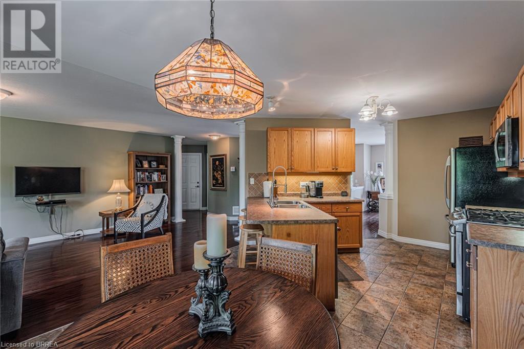 Photo 14 of 26 Cobblestone Drive, Paris ON
