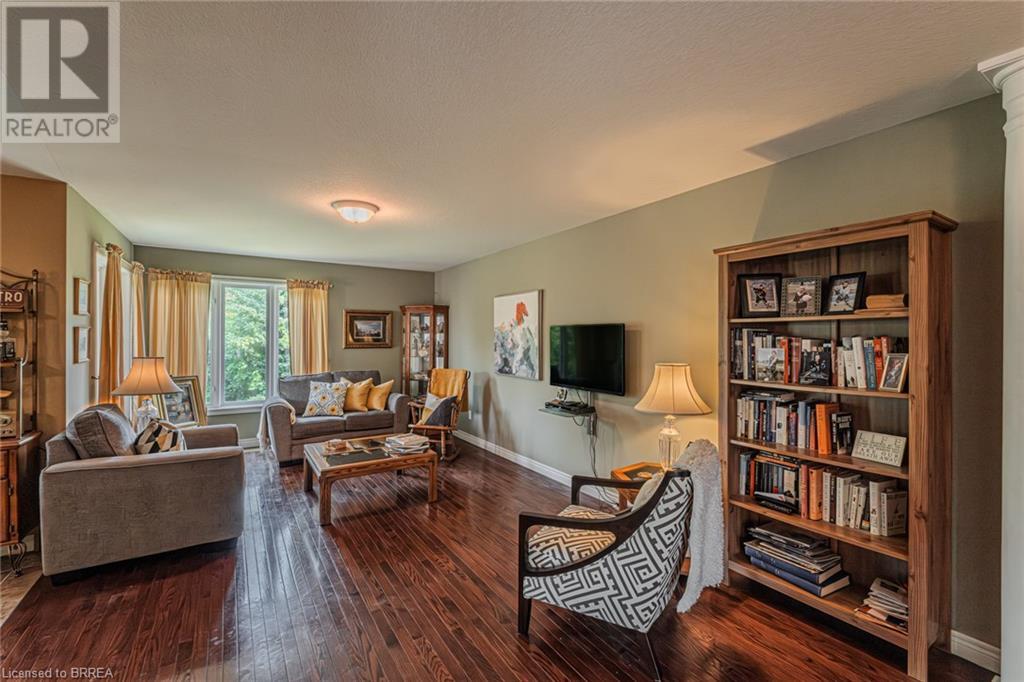Photo 15 of 26 Cobblestone Drive, Paris ON