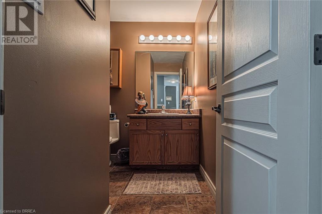 Photo 19 of 26 Cobblestone Drive, Paris ON