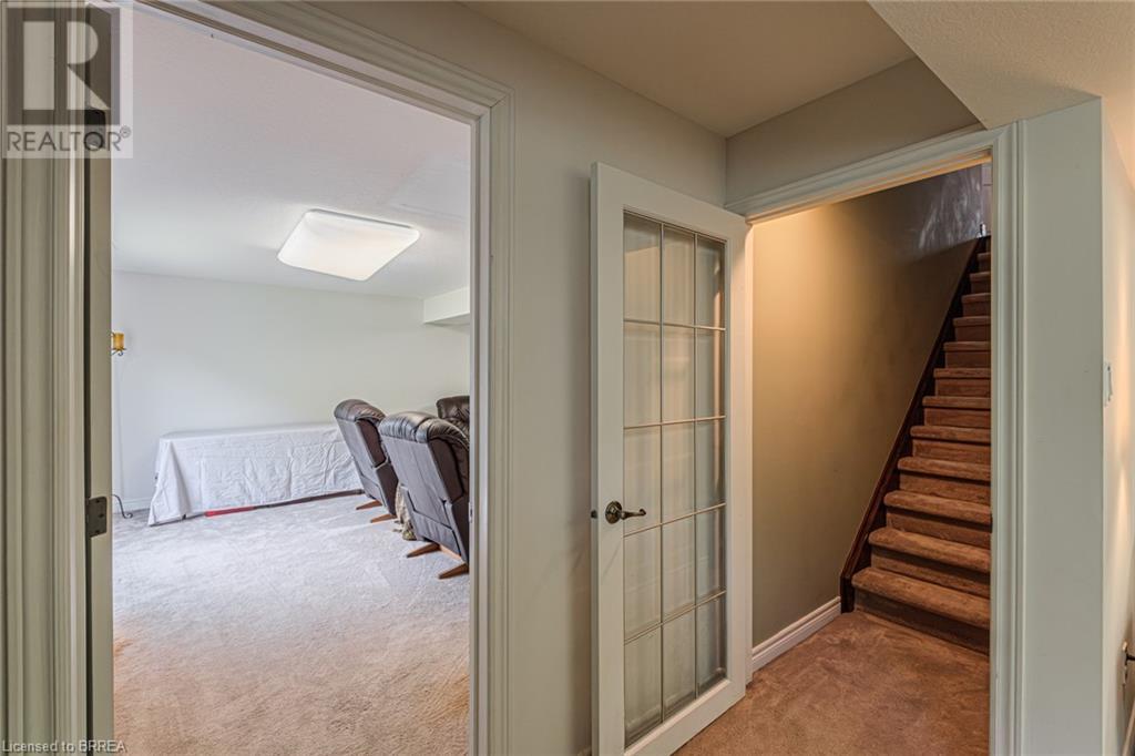 Photo 25 of 26 Cobblestone Drive, Paris ON