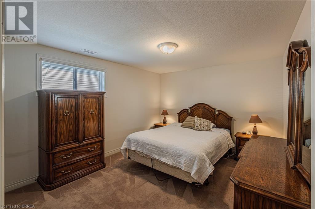 Photo 32 of 26 Cobblestone Drive, Paris ON