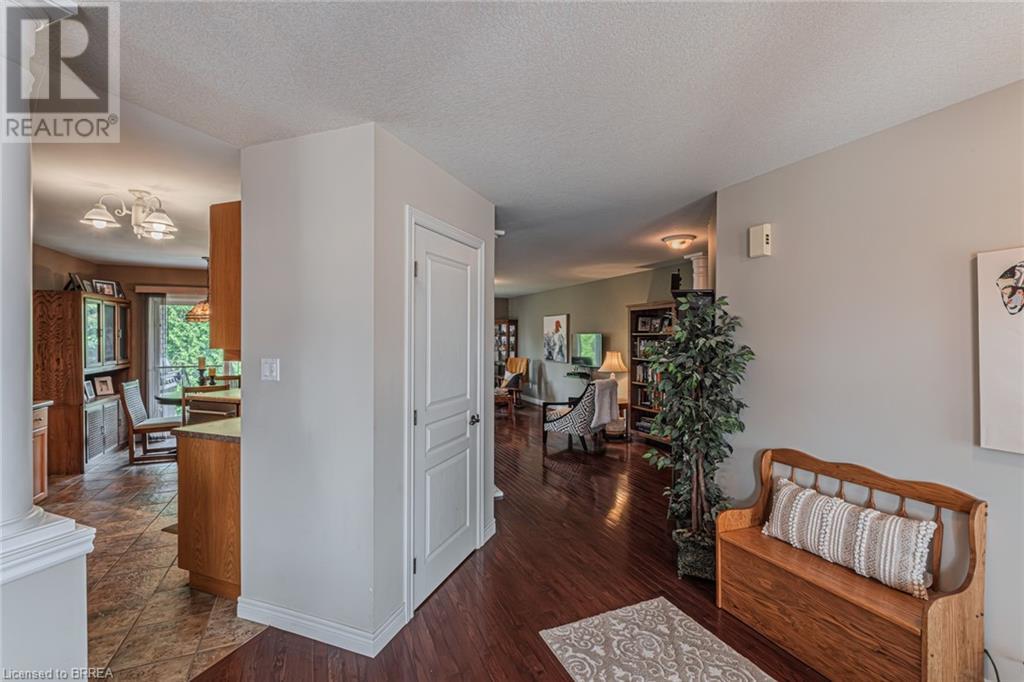 Photo 8 of 26 Cobblestone Drive, Paris ON