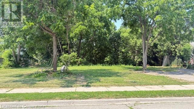 Photo 2 of 15 Robinson Street N, Grimsby ON