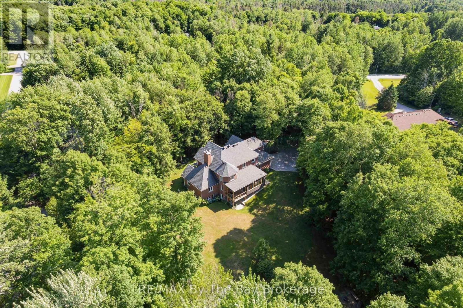 Photo 46 of 19 Gillespie Trail Se, Essa ON