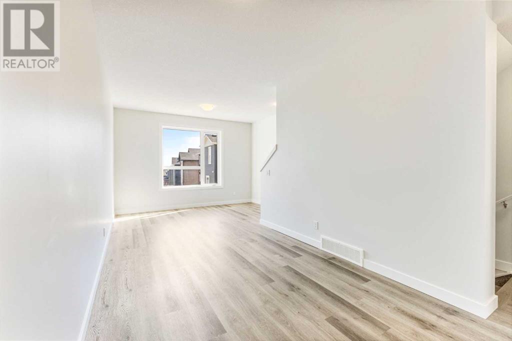 Single Family House for Sale in   Evanscrest Park NW Evanston Calgary 