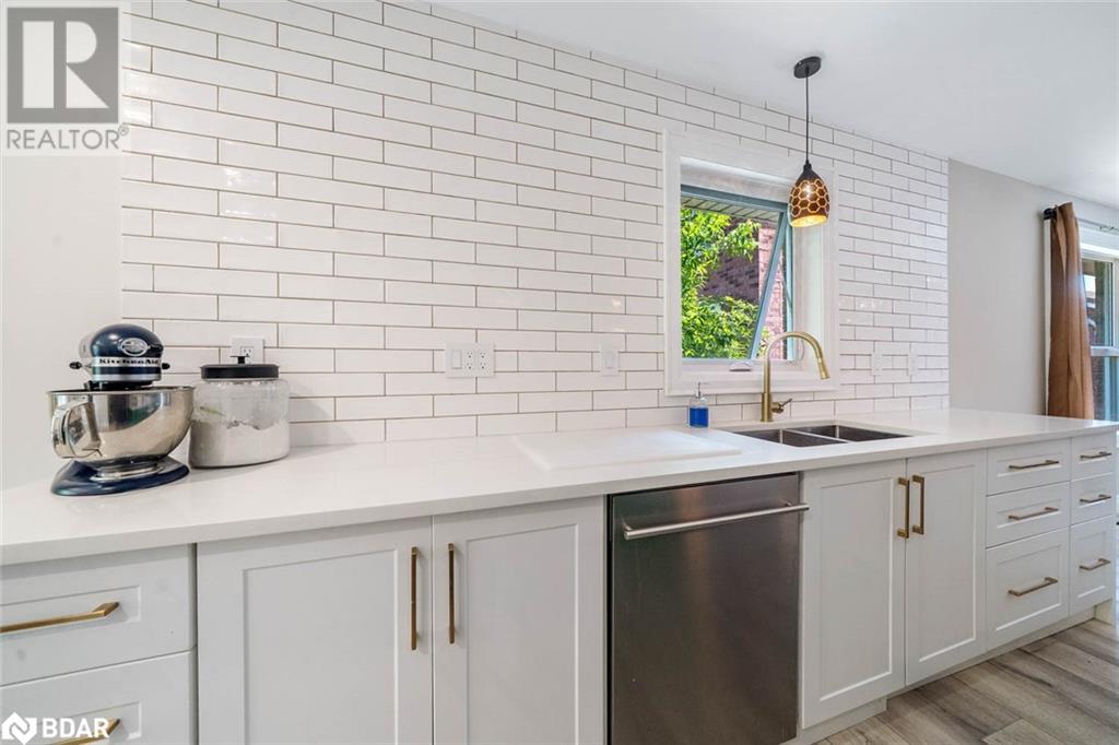 Photo 10 of 78 Ward Drive, Barrie ON