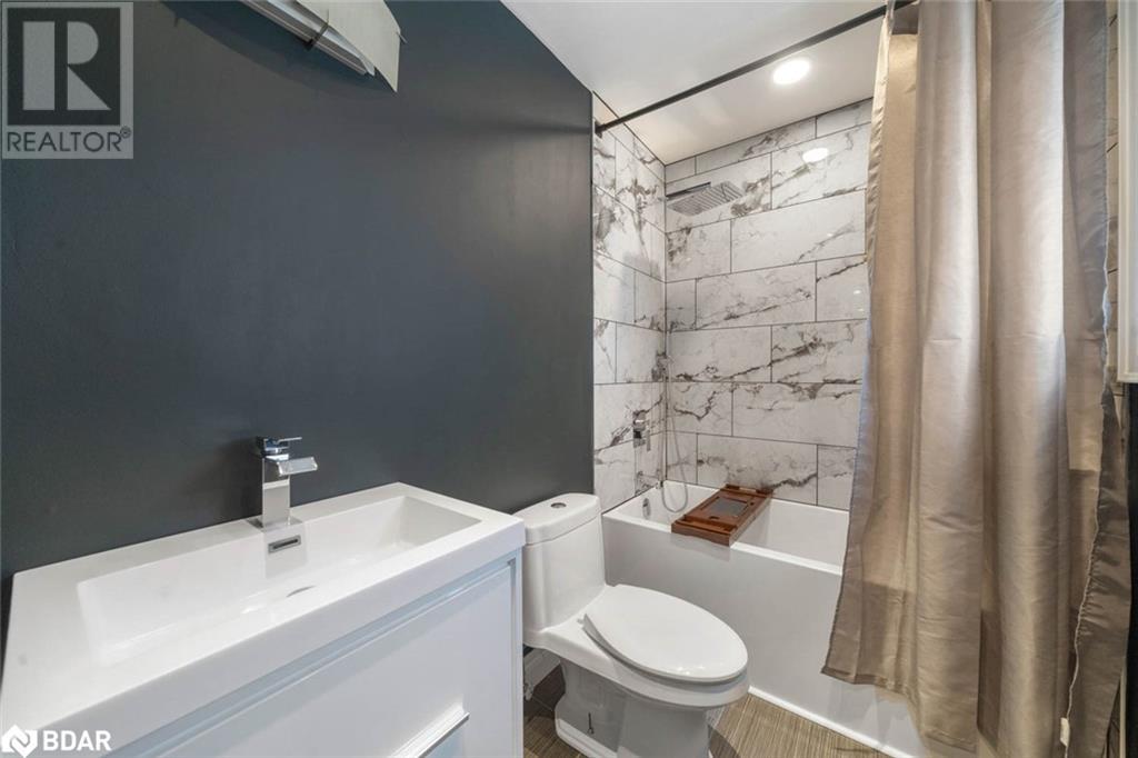 Photo 23 of 78 Ward Drive, Barrie ON