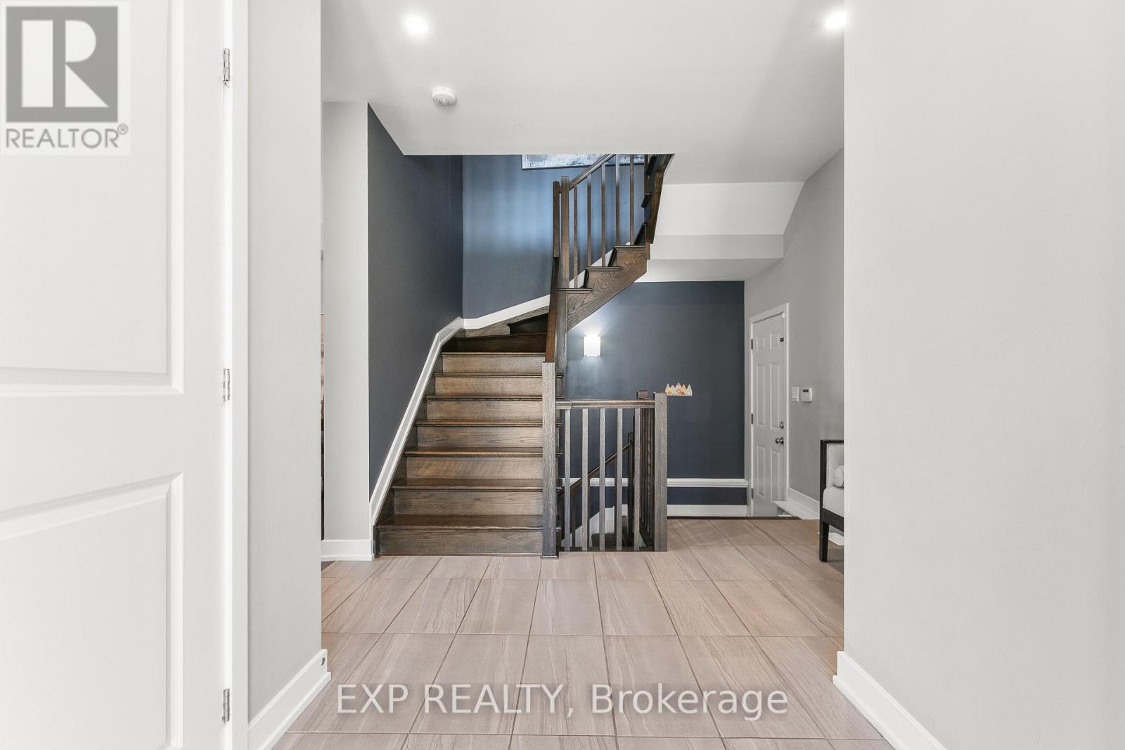 Photo 6 of 335 Joshua Street, Ottawa ON