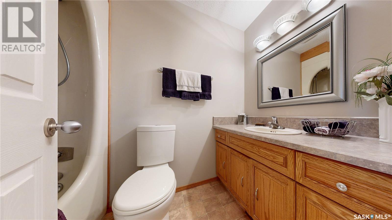 Single Family House Bungalow for Sale in  RYAN ROAD Regina 