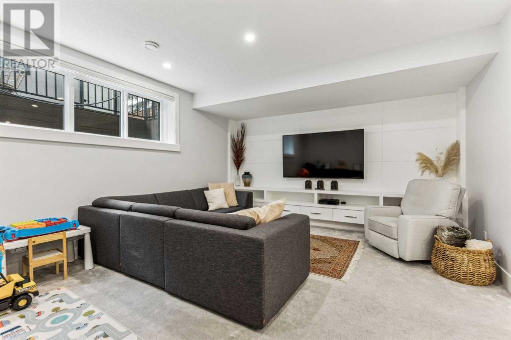 Single Family House for Sale in   Avenue SW Rosscarrock Calgary 