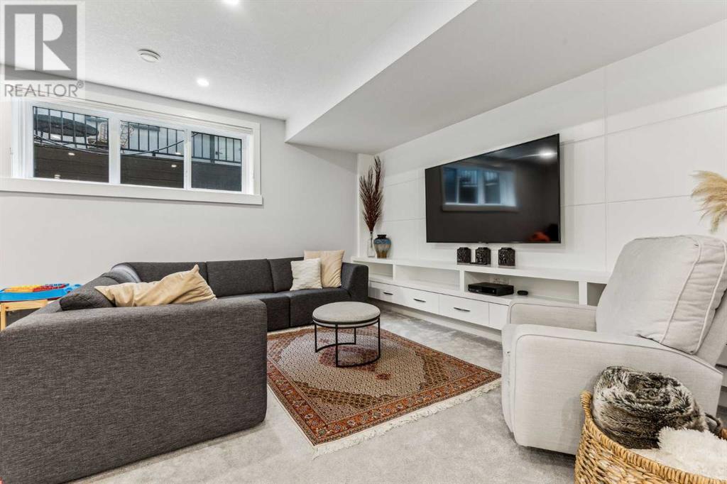 Single Family House for Sale in   Avenue SW Rosscarrock Calgary 