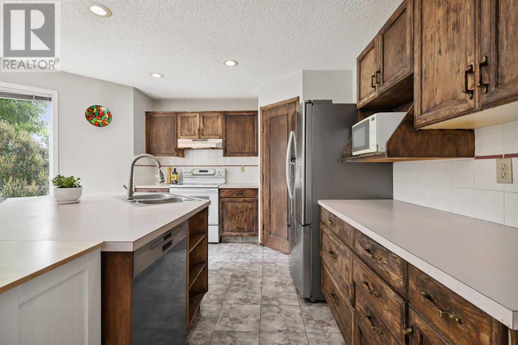Single Family House for Sale in  Mckenzie Place SE McKenzie Lake Calgary 