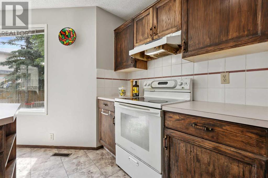 Single Family House for Sale in  Mckenzie Place SE McKenzie Lake Calgary 
