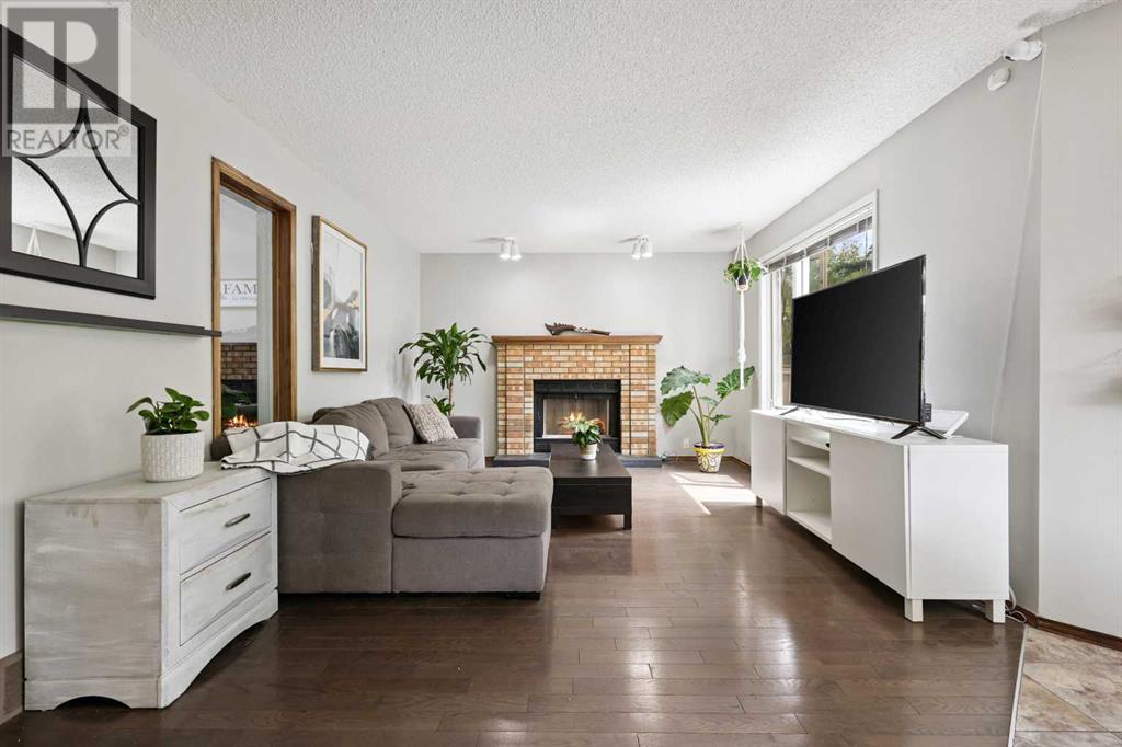 Single Family House for Sale in  Mckenzie Place SE McKenzie Lake Calgary 