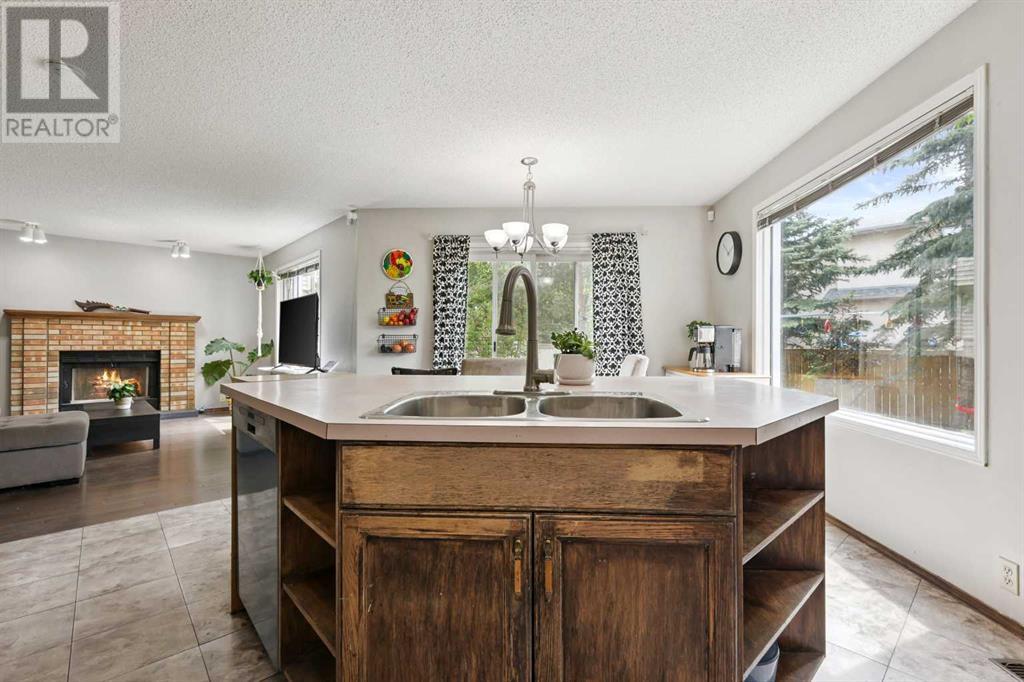 Single Family House for Sale in  Mckenzie Place SE McKenzie Lake Calgary 