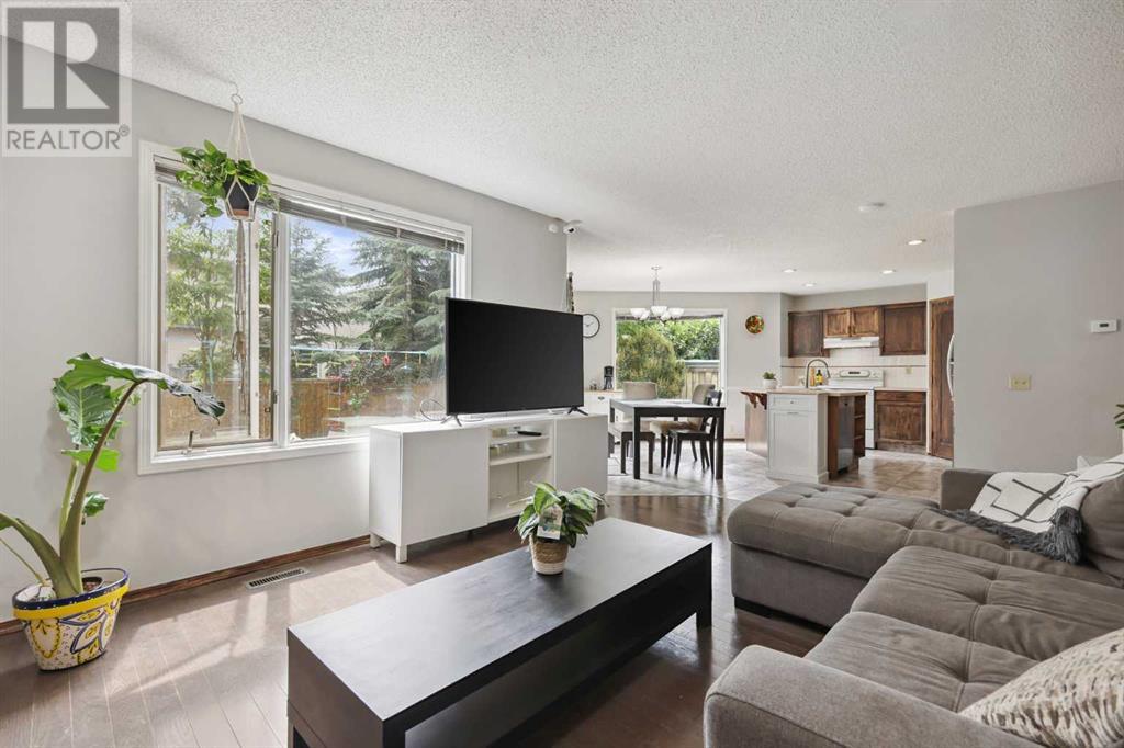 Single Family House for Sale in  Mckenzie Place SE McKenzie Lake Calgary 