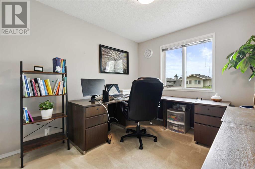 Single Family House for Sale in  Mckenzie Place SE McKenzie Lake Calgary 