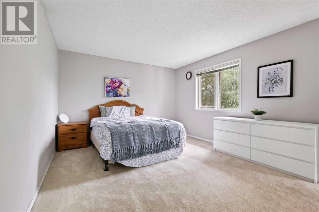 Single Family House for Sale in  Mckenzie Place SE McKenzie Lake Calgary 