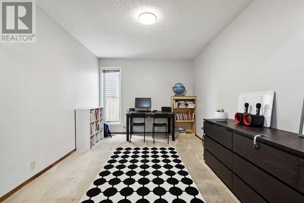 Single Family House for Sale in  Mckenzie Place SE McKenzie Lake Calgary 