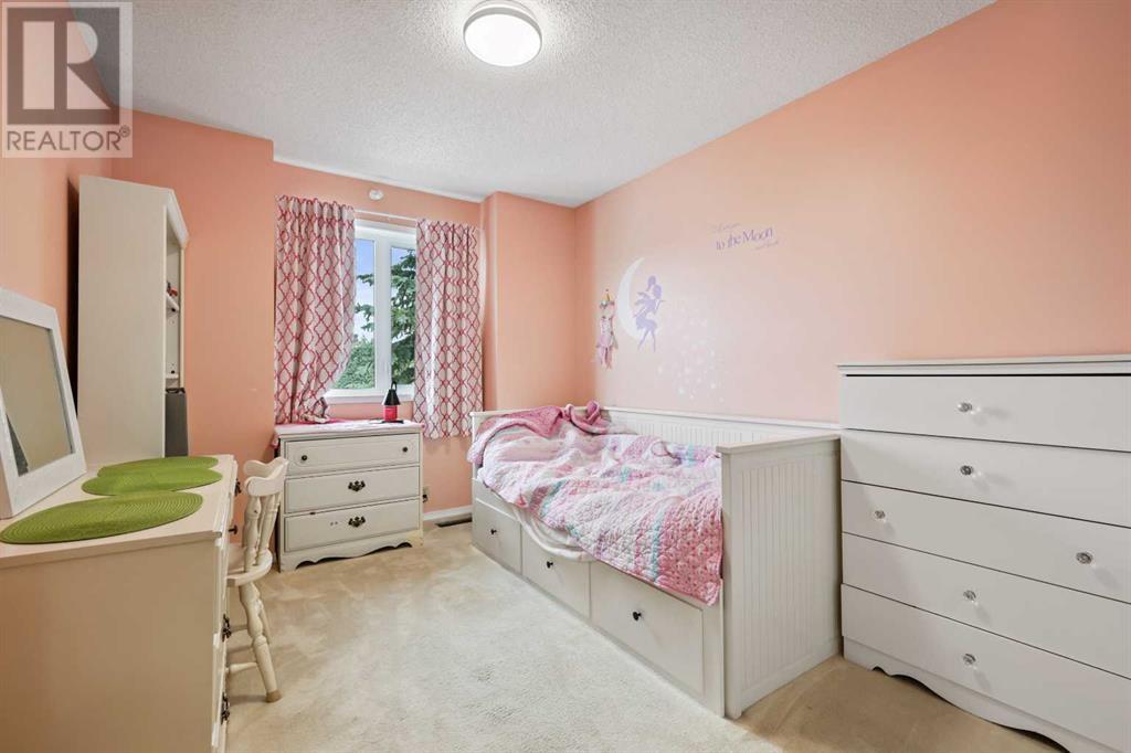Single Family House for Sale in  Mckenzie Place SE McKenzie Lake Calgary 