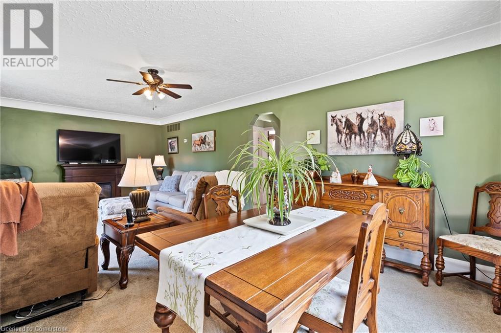 Photo 5 of 742 Broadway Street, Welland ON