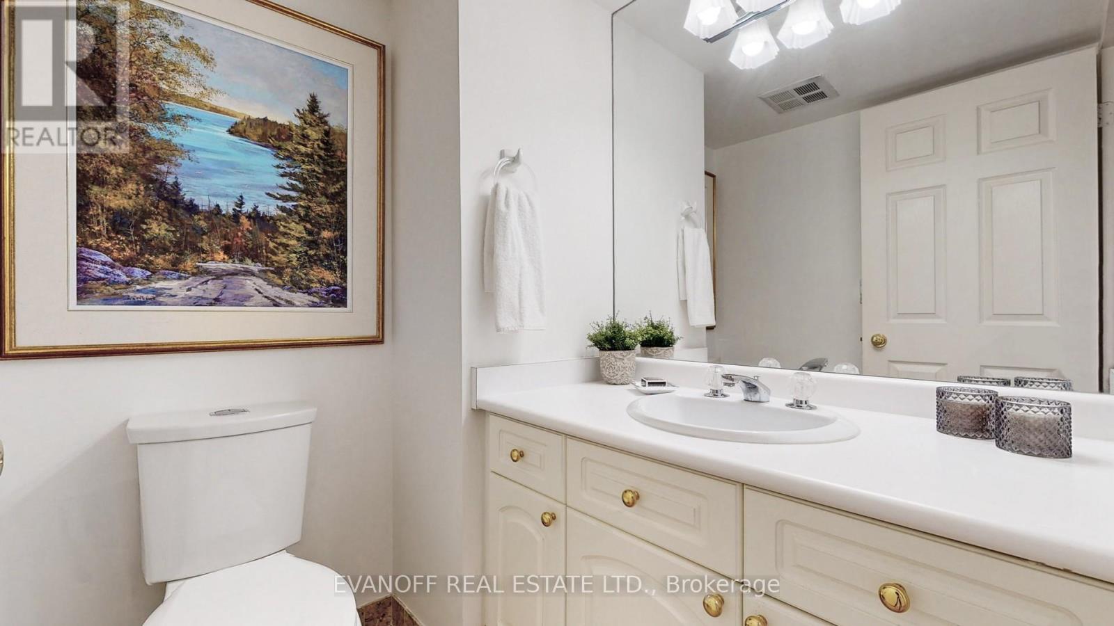 Photo 8 of 1226 10 Guildwood Parkway, Toronto ON