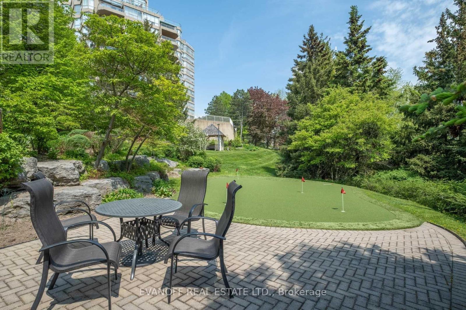 Photo 10 of 1226 10 Guildwood Parkway, Toronto ON