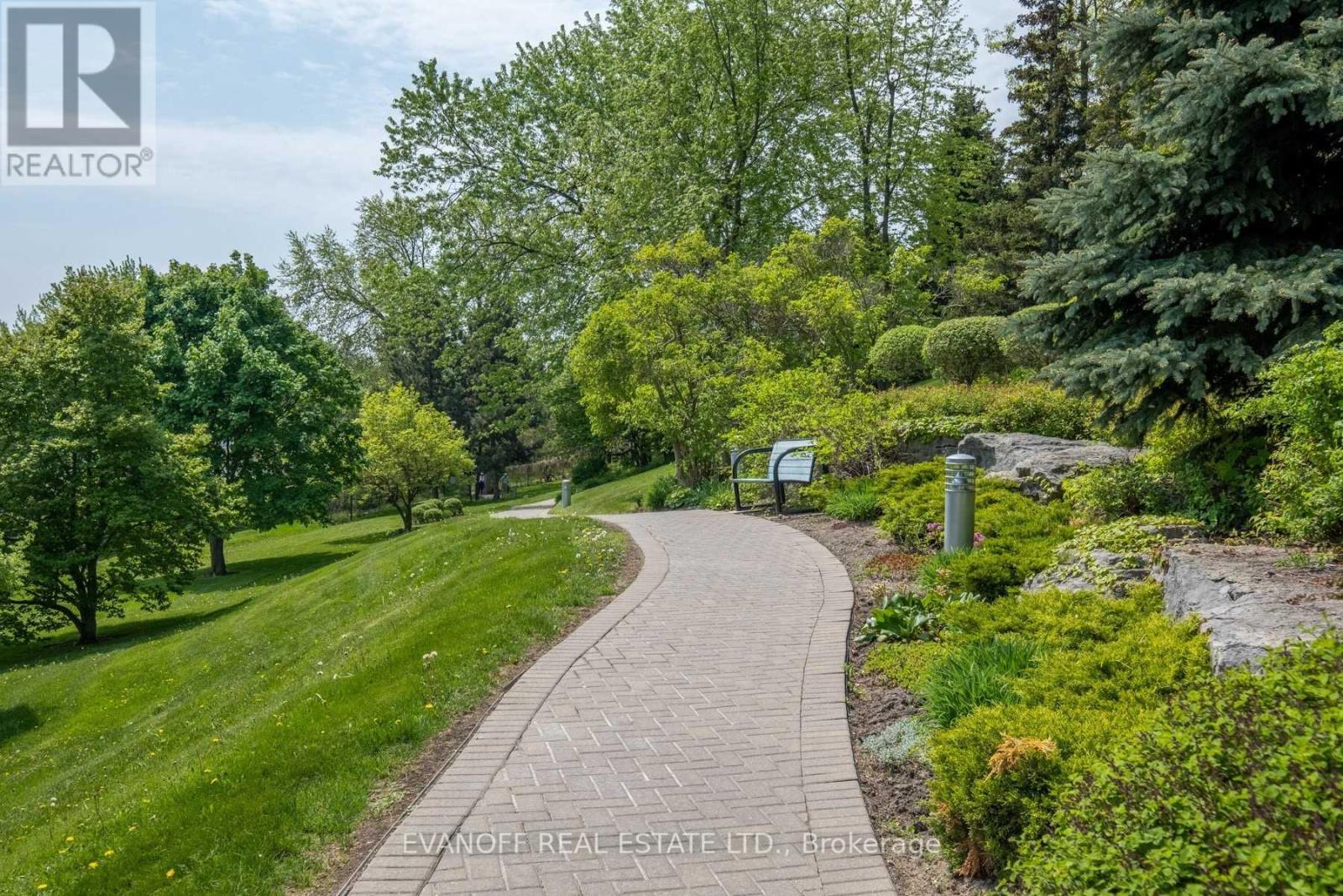 Photo 18 of 1226 10 Guildwood Parkway, Toronto ON