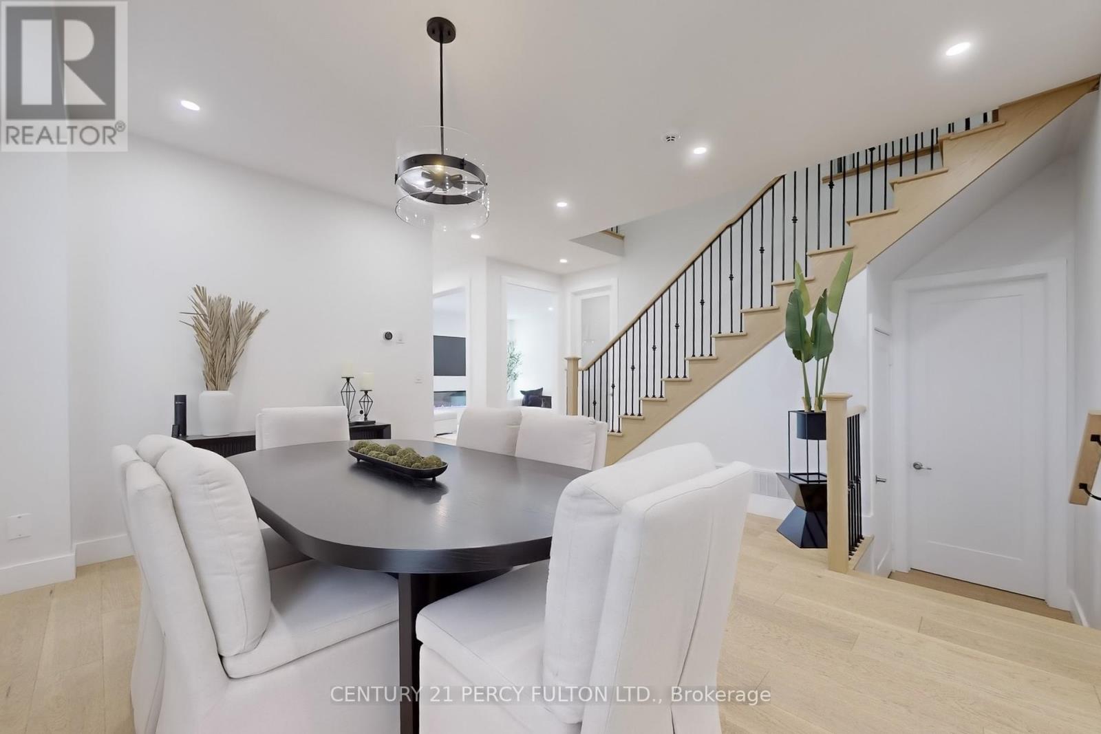 Photo 27 of 23 Sam Battaglia Crescent, Georgina ON