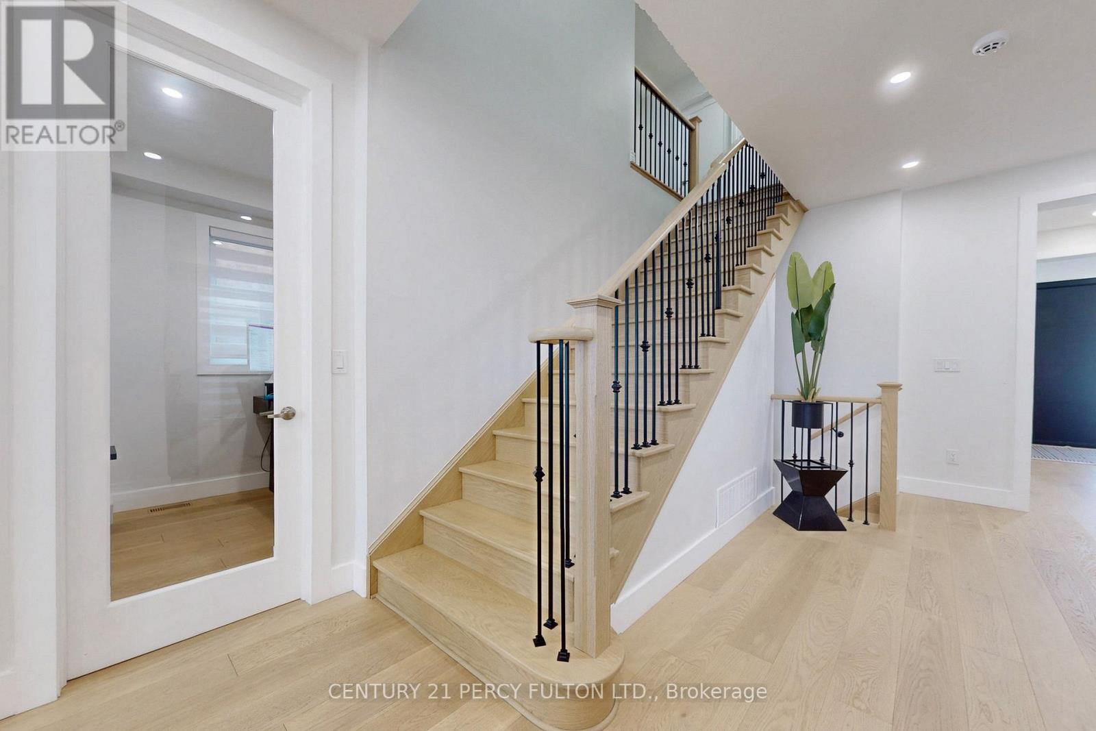 Photo 37 of 23 Sam Battaglia Crescent, Georgina ON