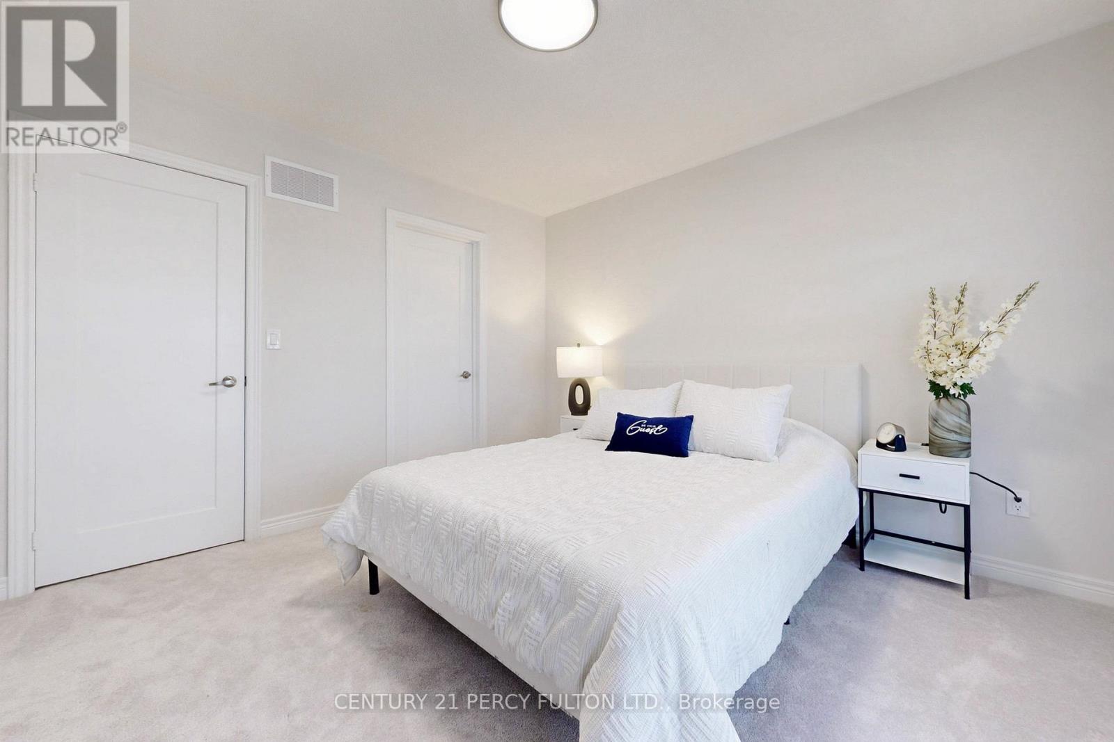 Photo 31 of 23 Sam Battaglia Crescent, Georgina ON