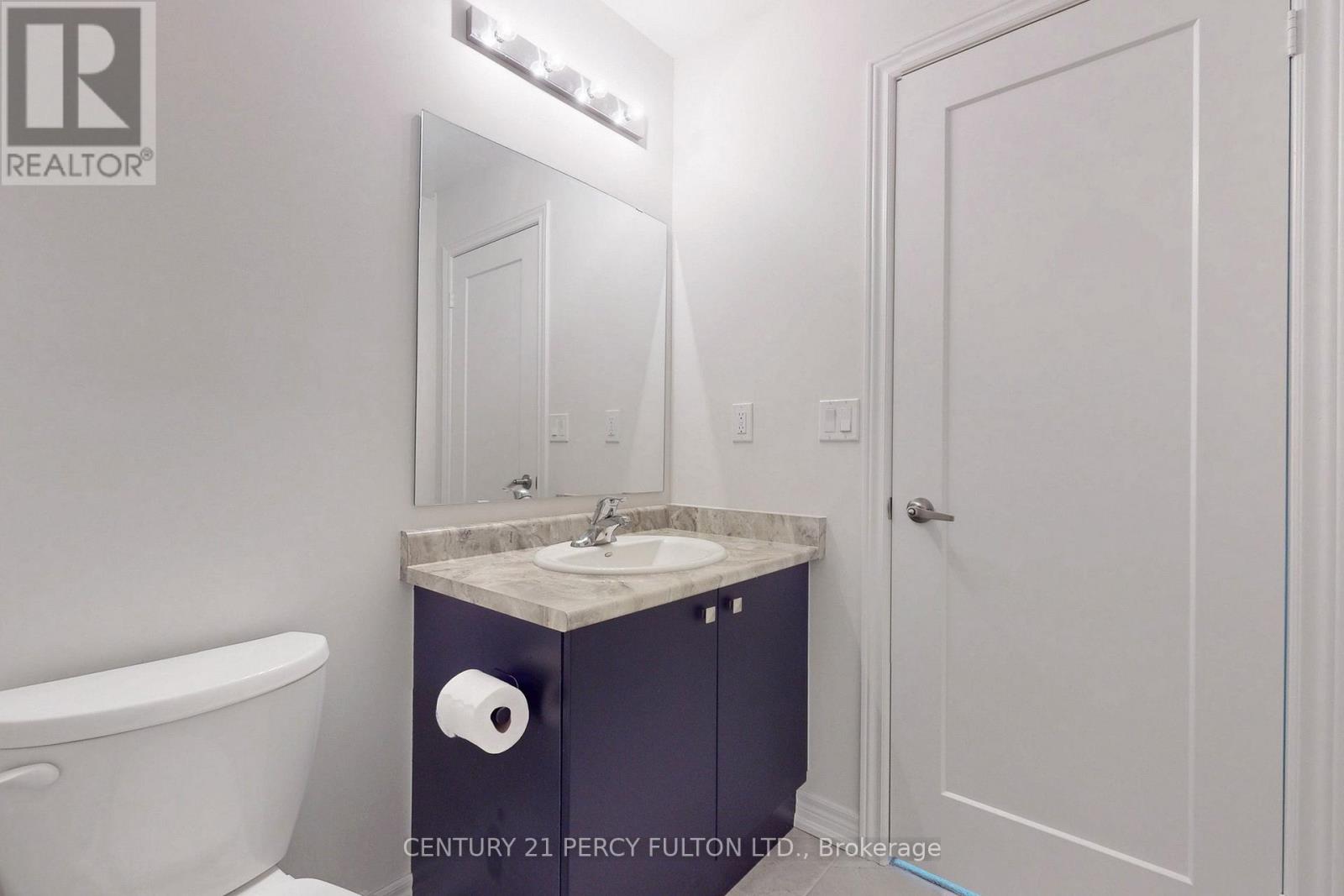 Photo 9 of 23 Sam Battaglia Crescent, Georgina ON