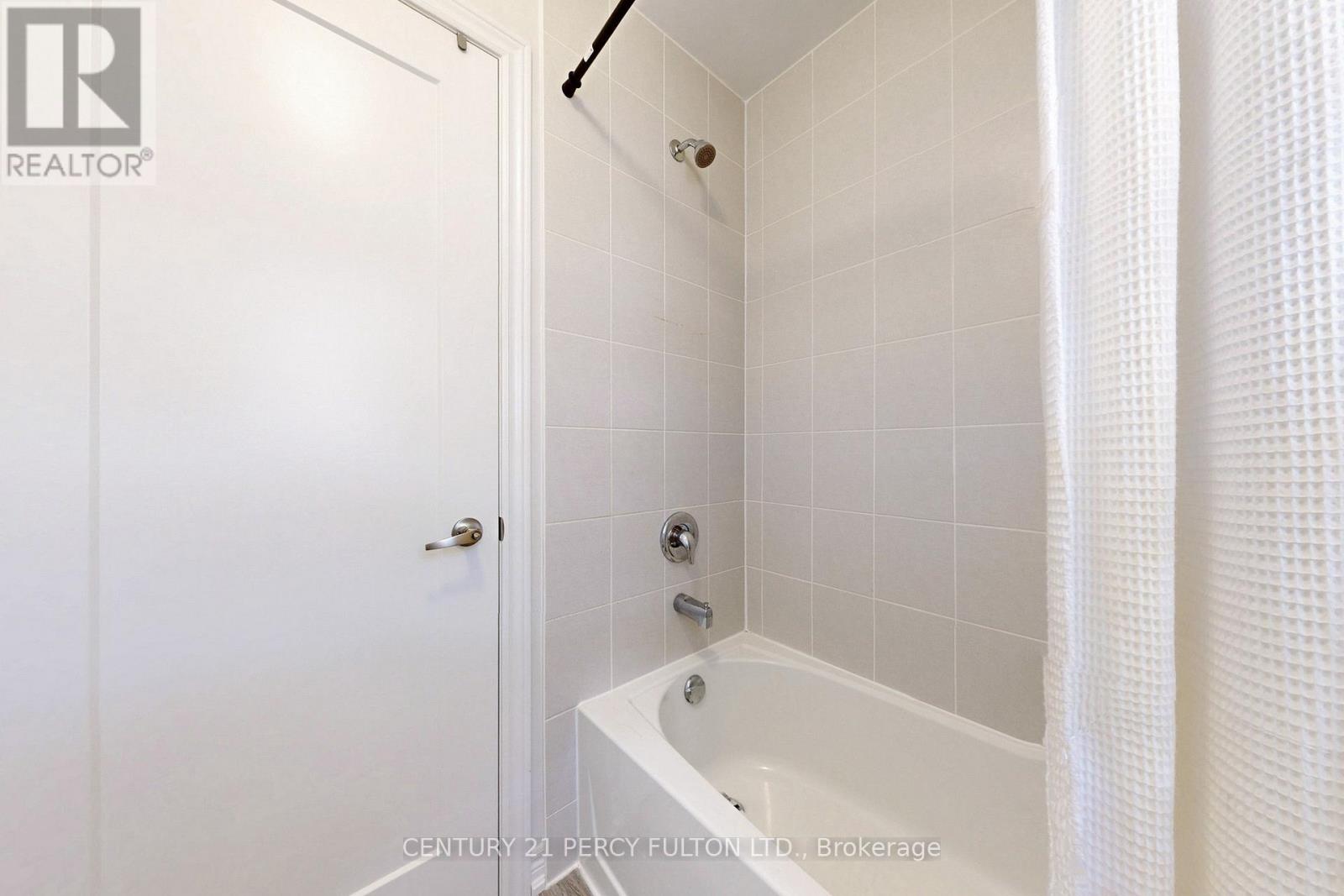 Photo 1 of 23 Sam Battaglia Crescent, Georgina ON