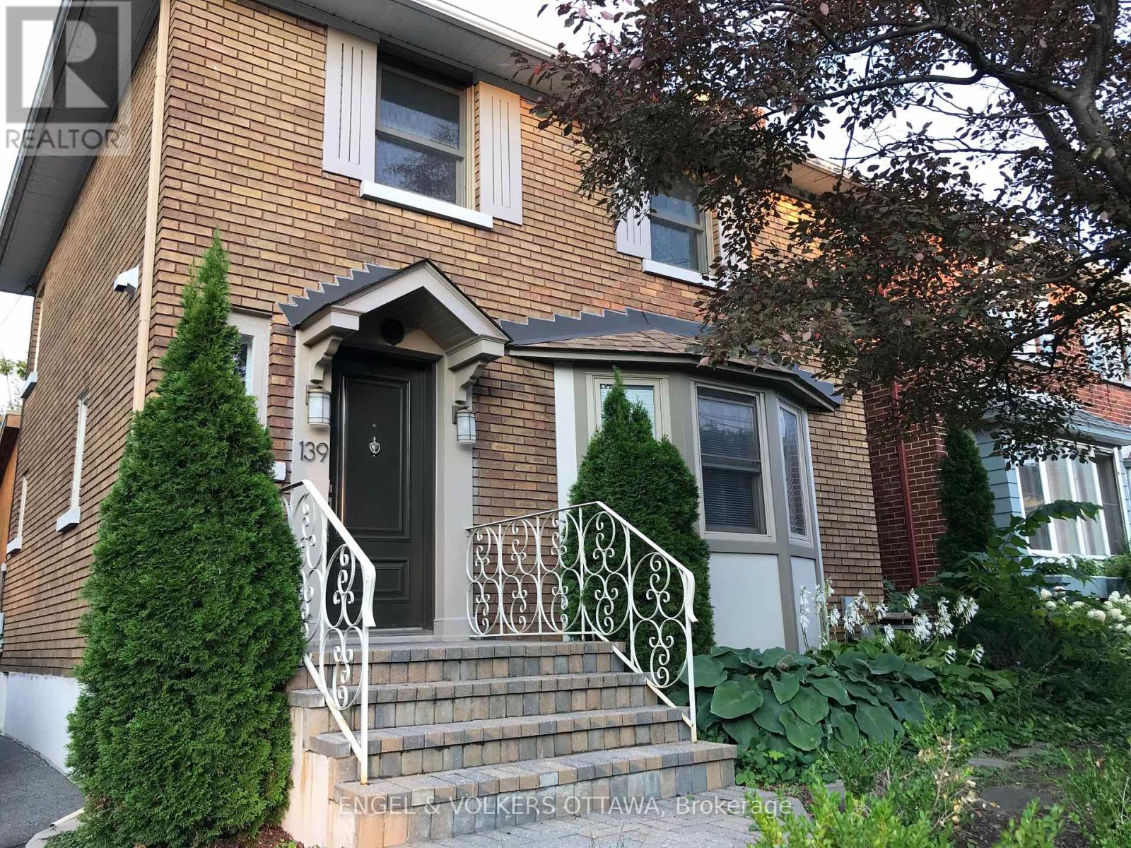 https://ddfcdn.realtor.ca/listing/TS638874824672800000/reb76/highres/4/x12266954_29.jpg
