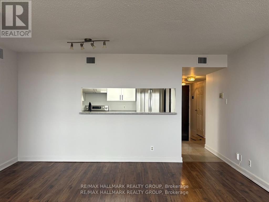 Photo 15 of 605 2019 Carling Avenue, Ottawa ON
